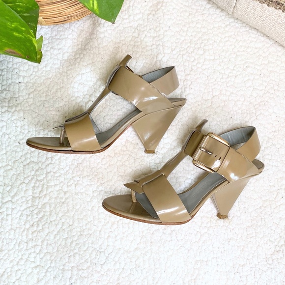 CHLOE Patent Leather Wide Strap Heel Sandals - Picture 1 of 7